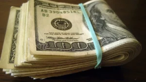 سعر الدولار في البنوك والسوق السوداء اليوم الأربعاء 17-12-2025: الفارق وتأثيره على السوق المالية